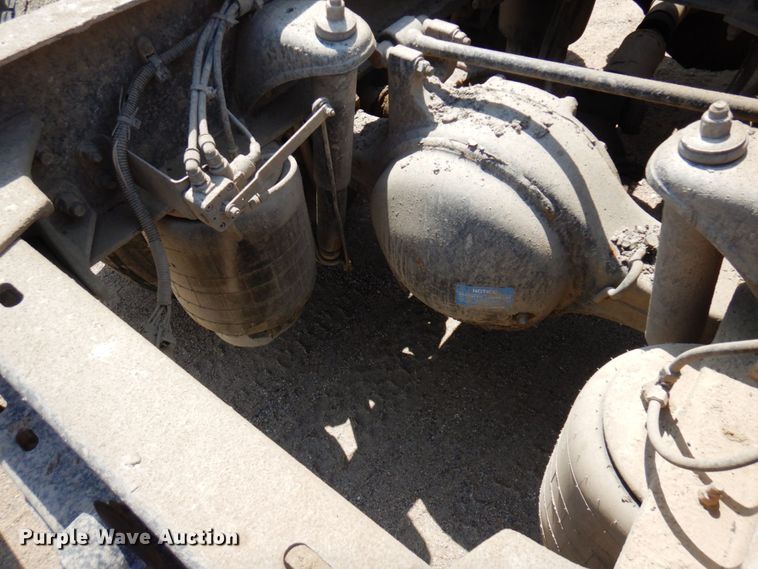 image for item MF9668 2016 Kenworth T800  semi truck