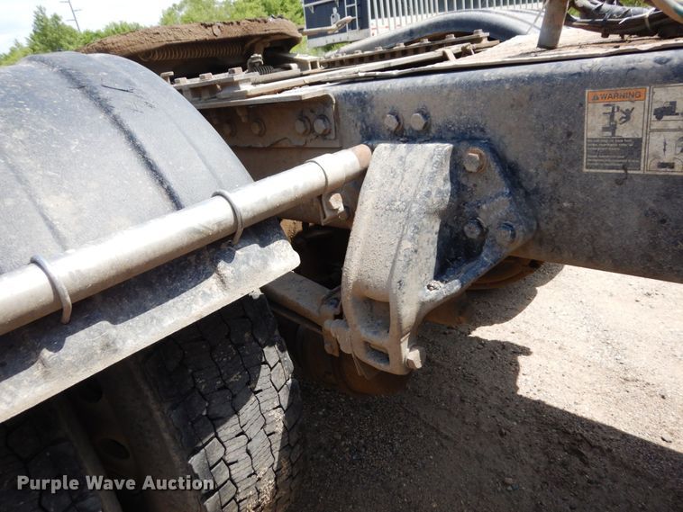 image for item MF9668 2016 Kenworth T800  semi truck