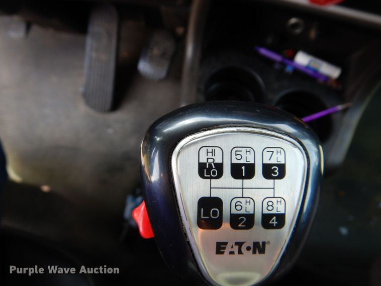 image for item MF9668 2016 Kenworth T800  semi truck