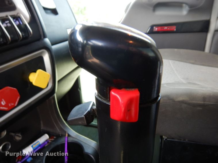 image for item MF9668 2016 Kenworth T800  semi truck