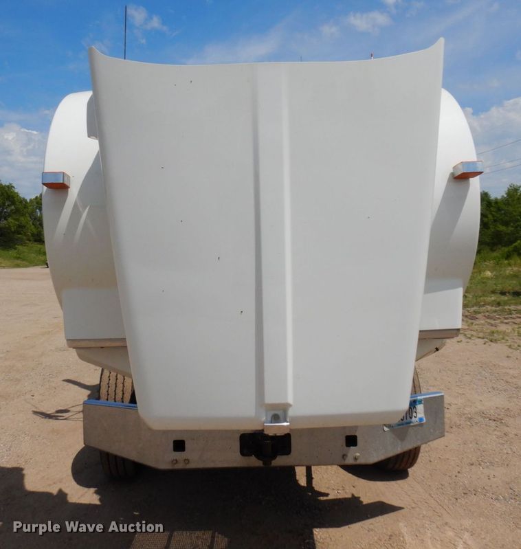 image for item MF9668 2016 Kenworth T800  semi truck