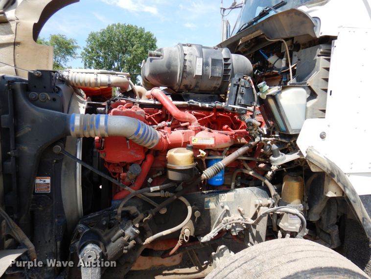 image for item MF9668 2016 Kenworth T800  semi truck