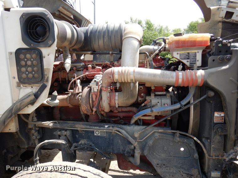 image for item MF9668 2016 Kenworth T800  semi truck