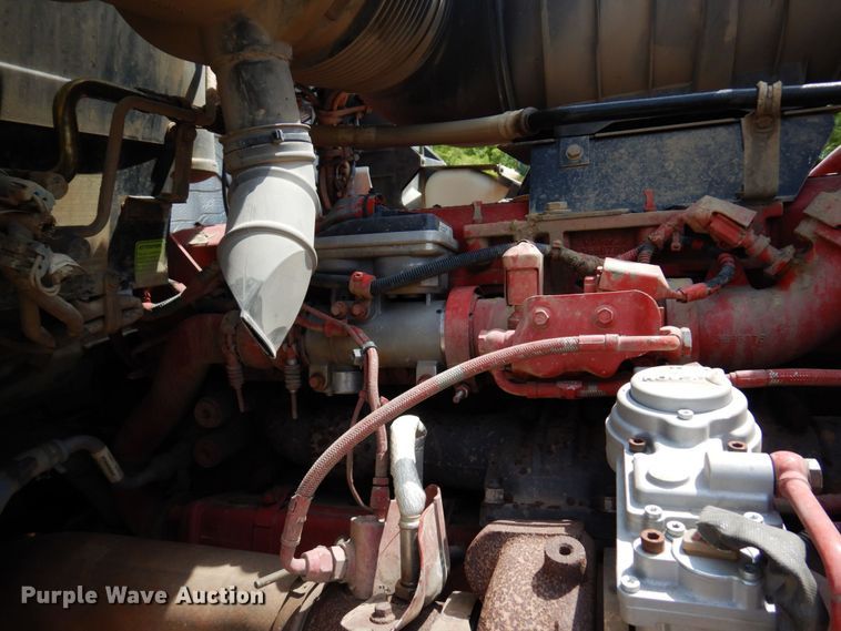 image for item MF9668 2016 Kenworth T800  semi truck