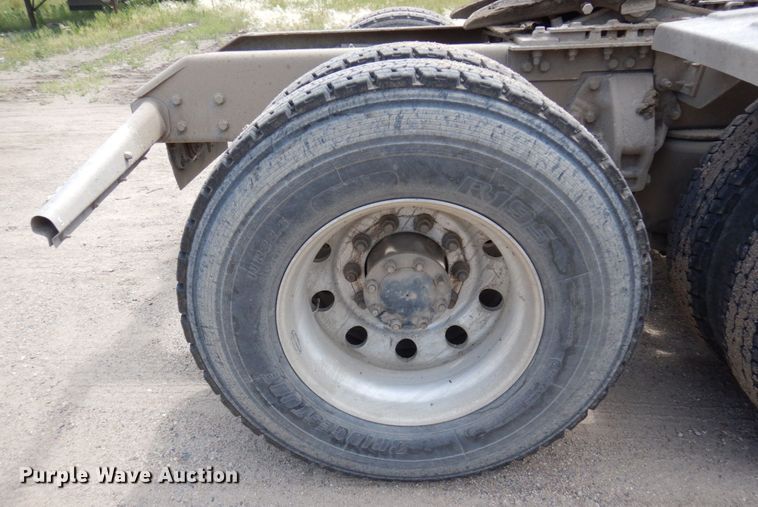 image for item MF9668 2016 Kenworth T800  semi truck