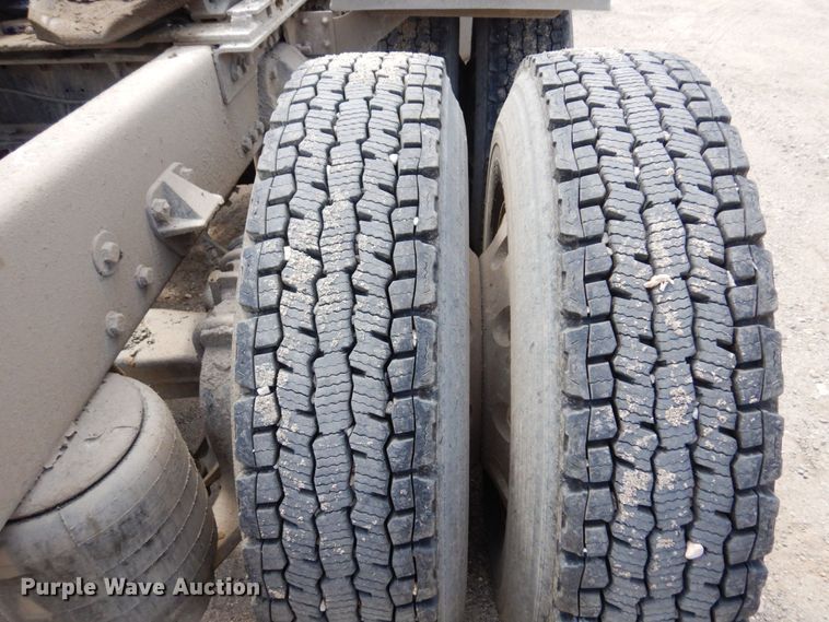 image for item MF9668 2016 Kenworth T800  semi truck