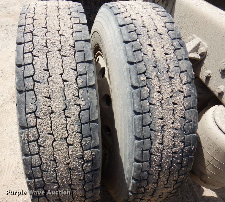 image for item MF9668 2016 Kenworth T800  semi truck