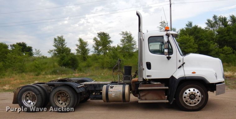 image for item MF9684 2016 Freightliner 114SD  semi truck