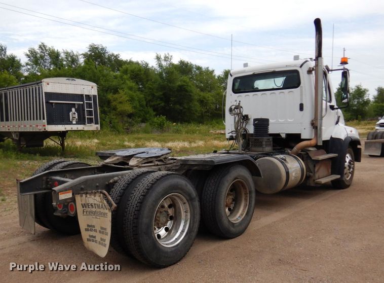 image for item MF9684 2016 Freightliner 114SD  semi truck