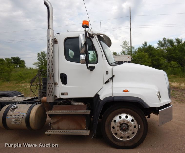 image for item MF9684 2016 Freightliner 114SD  semi truck