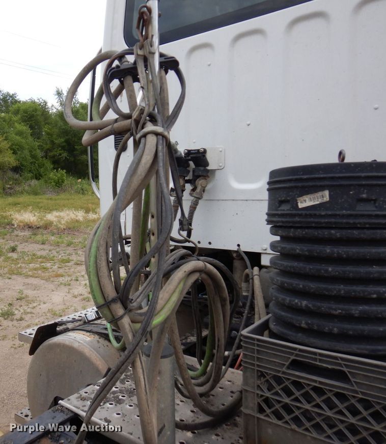 image for item MF9684 2016 Freightliner 114SD  semi truck