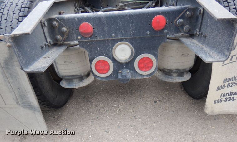 image for item MF9684 2016 Freightliner 114SD  semi truck