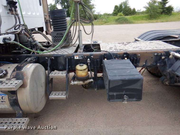 image for item MF9684 2016 Freightliner 114SD  semi truck