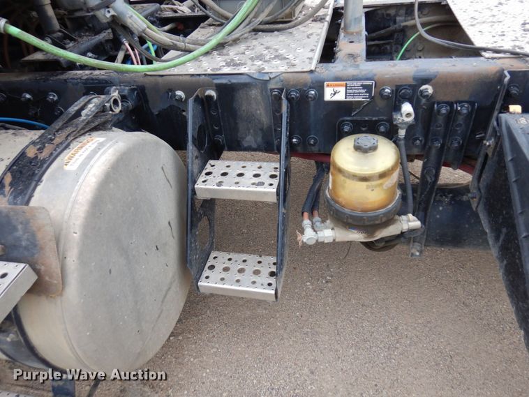 image for item MF9684 2016 Freightliner 114SD  semi truck