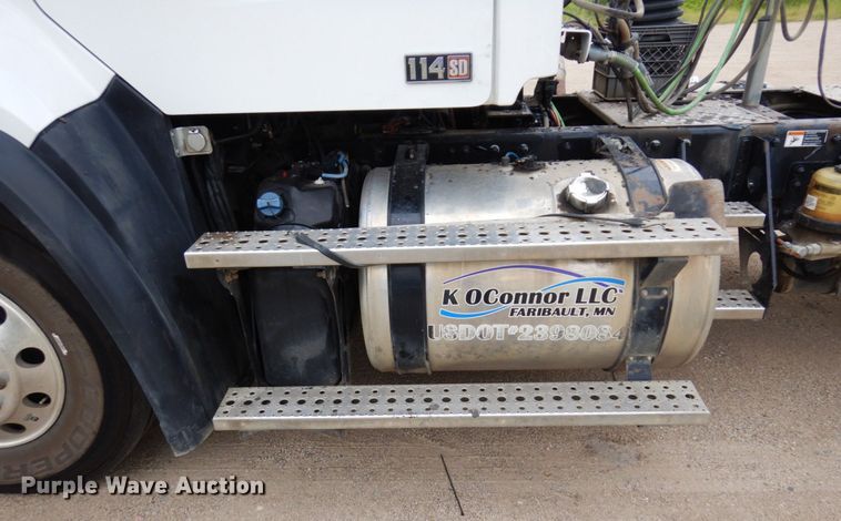 image for item MF9684 2016 Freightliner 114SD  semi truck