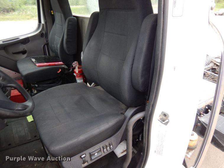 image for item MF9684 2016 Freightliner 114SD  semi truck