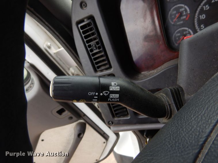 image for item MF9684 2016 Freightliner 114SD  semi truck