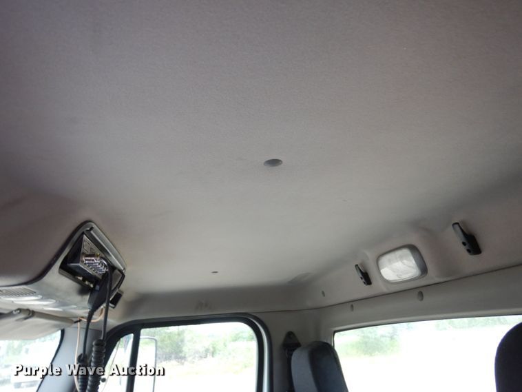 image for item MF9684 2016 Freightliner 114SD  semi truck