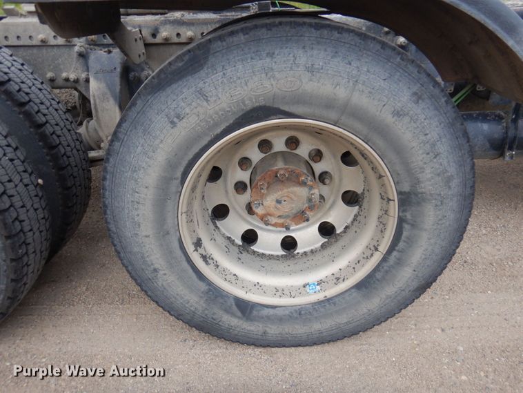 image for item MF9684 2016 Freightliner 114SD  semi truck