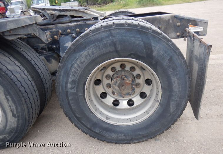 image for item MF9684 2016 Freightliner 114SD  semi truck