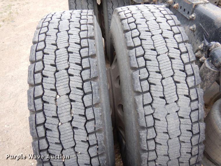 image for item MF9684 2016 Freightliner 114SD  semi truck