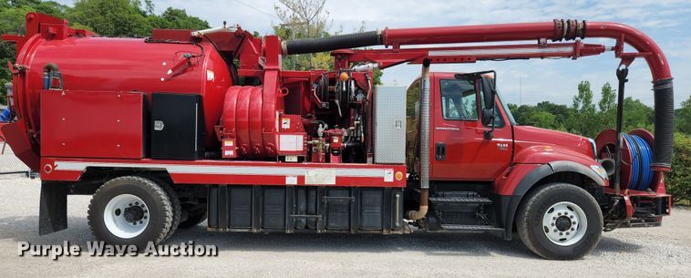 image for item MK9000 2007 International 7400  sewer jetter truck