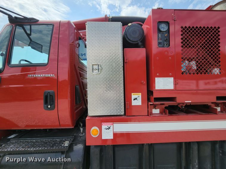 image for item MK9000 2007 International 7400  sewer jetter truck