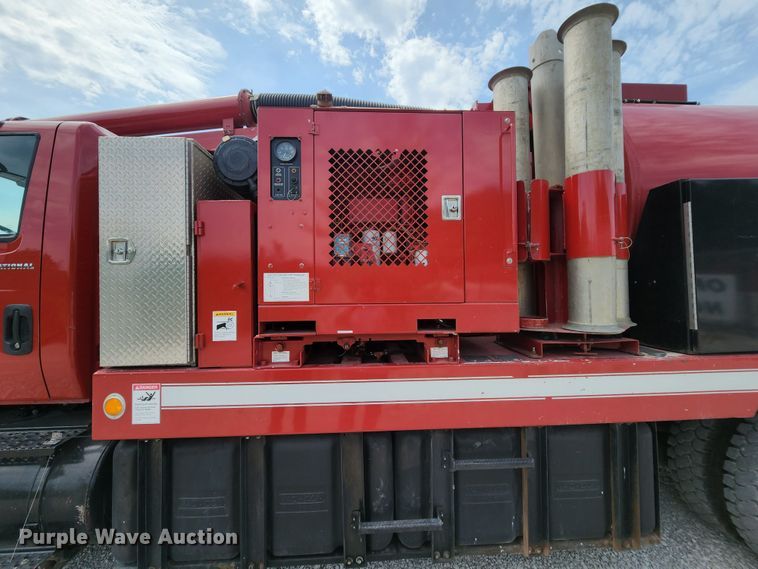 image for item MK9000 2007 International 7400  sewer jetter truck