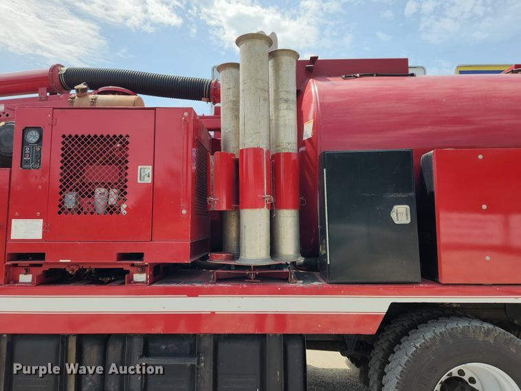 image for item MK9000 2007 International 7400  sewer jetter truck