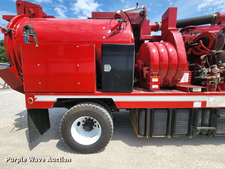 image for item MK9000 2007 International 7400  sewer jetter truck