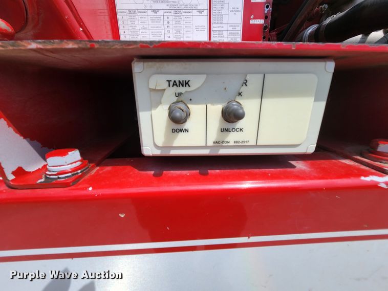 image for item MK9000 2007 International 7400  sewer jetter truck