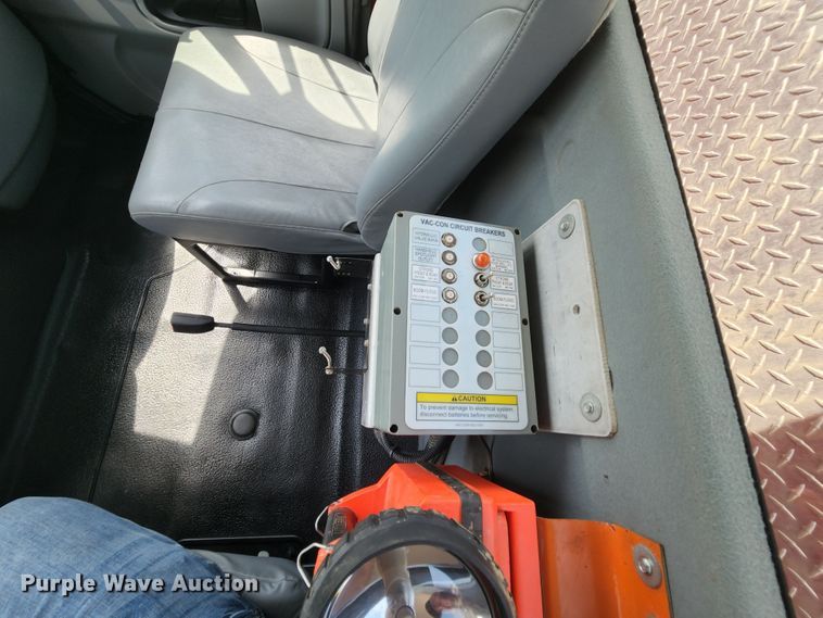 image for item MK9000 2007 International 7400  sewer jetter truck