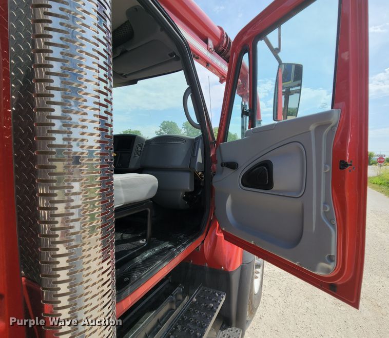 image for item MK9000 2007 International 7400  sewer jetter truck