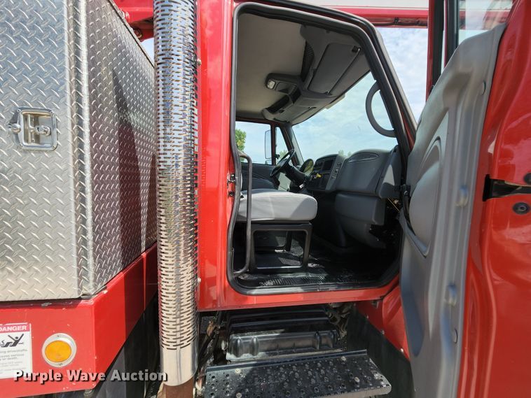 image for item MK9000 2007 International 7400  sewer jetter truck