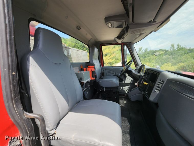 image for item MK9000 2007 International 7400  sewer jetter truck