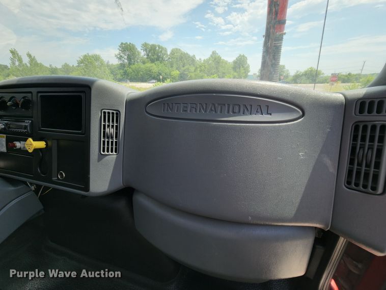 image for item MK9000 2007 International 7400  sewer jetter truck