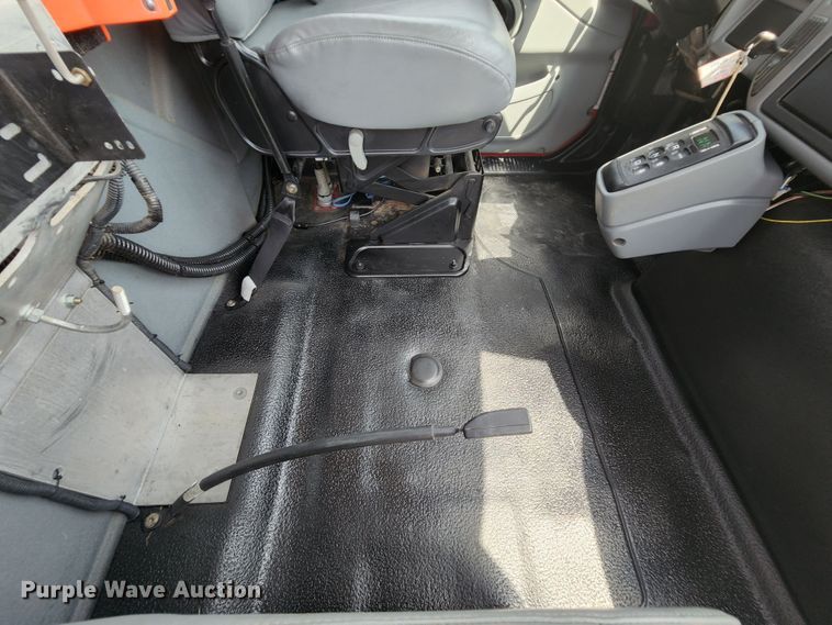 image for item MK9000 2007 International 7400  sewer jetter truck