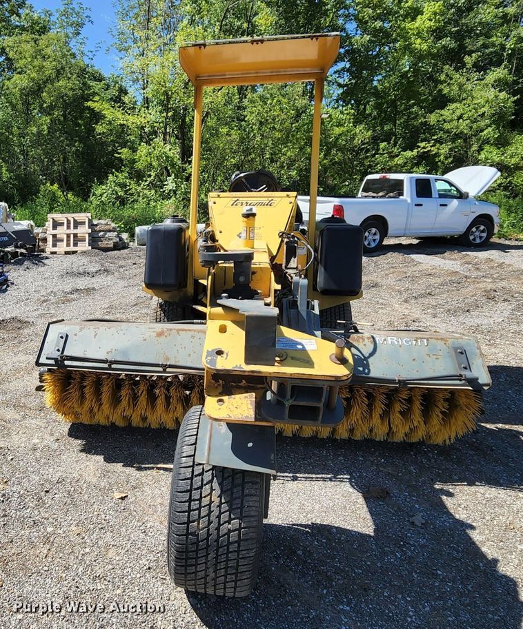 image for item MK9020 2006 Terramite TSS38  broom
