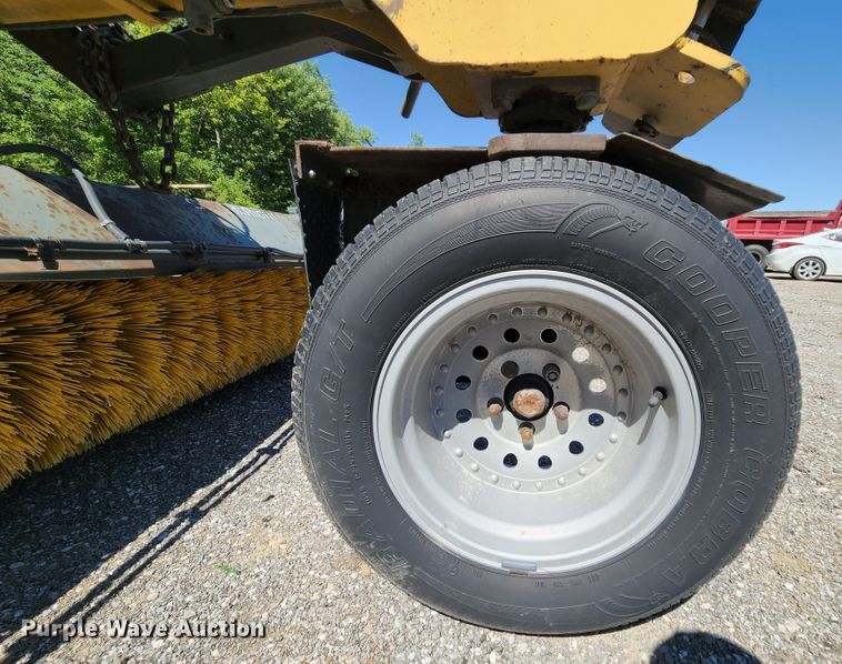 image for item MK9020 2006 Terramite TSS38  broom