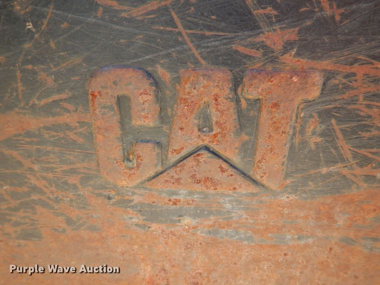 image for item MU9652 Caterpillar  skid steer bucket