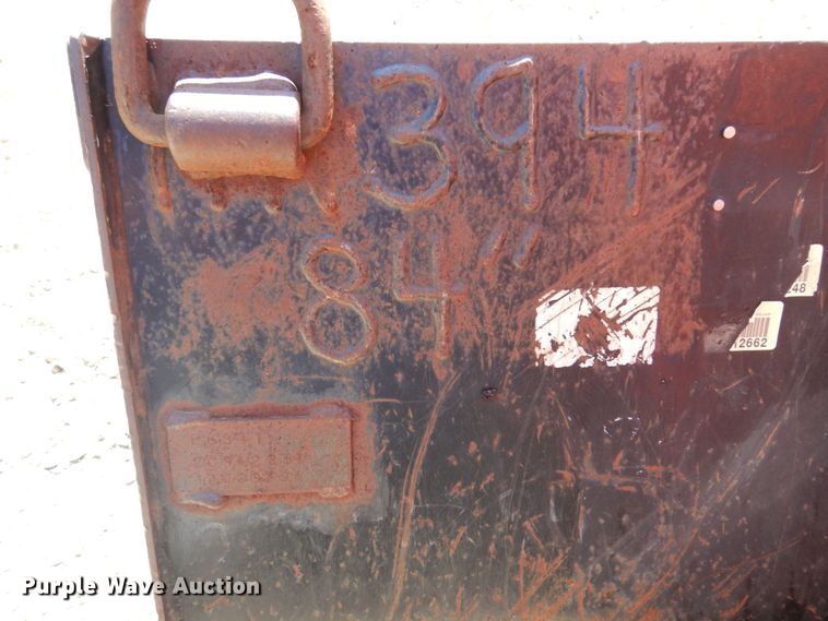 image for item MU9652 Caterpillar  skid steer bucket