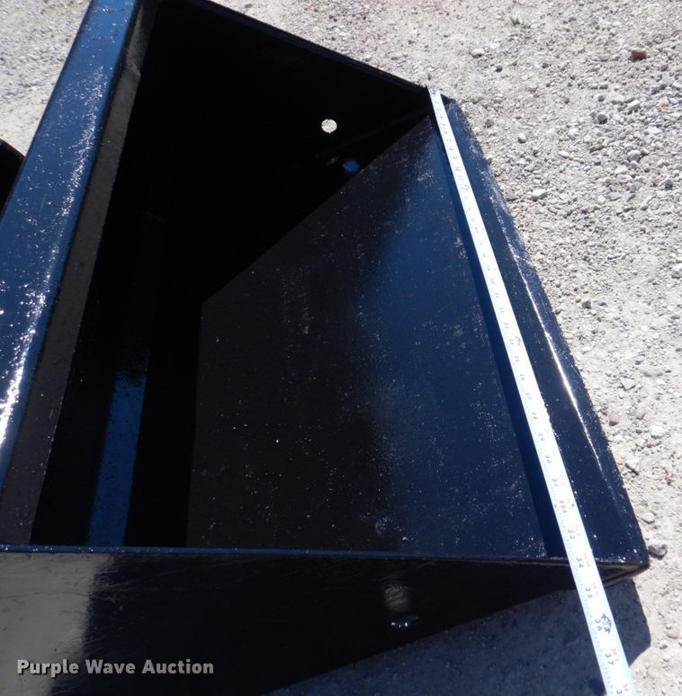 image for item MU9656 2017 Morbark 320  compact utility loader