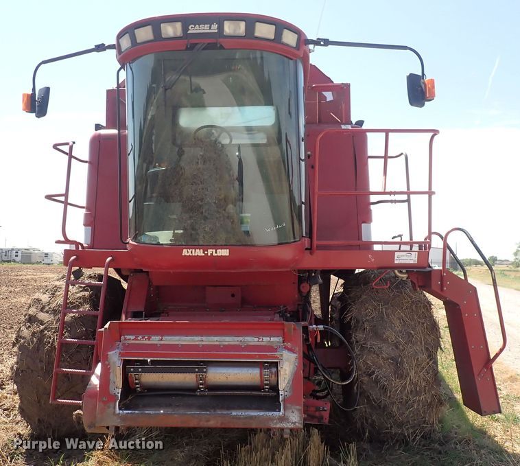 image for item DF5001 1996 Case IH 2188  combine