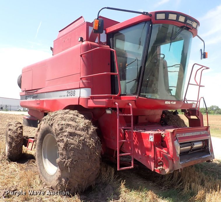 image for item DF5001 1996 Case IH 2188  combine