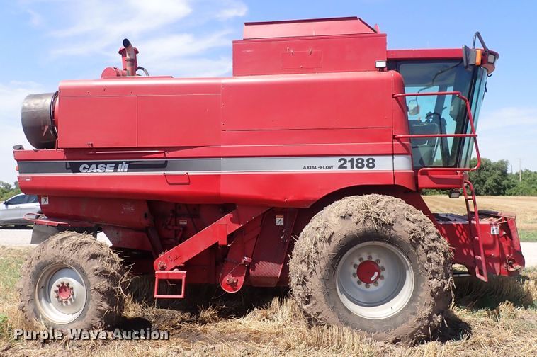 image for item DF5001 1996 Case IH 2188  combine