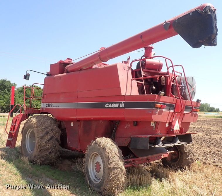image for item DF5001 1996 Case IH 2188  combine