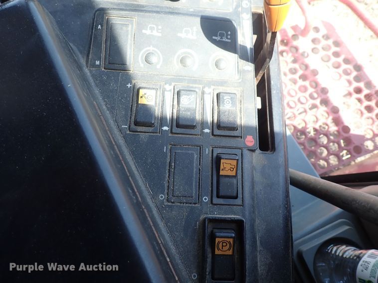 image for item DF5001 1996 Case IH 2188  combine