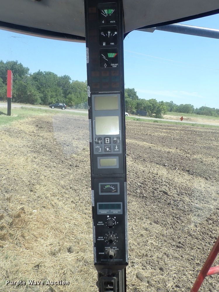 image for item DF5001 1996 Case IH 2188  combine