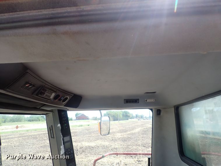 image for item DF5001 1996 Case IH 2188  combine