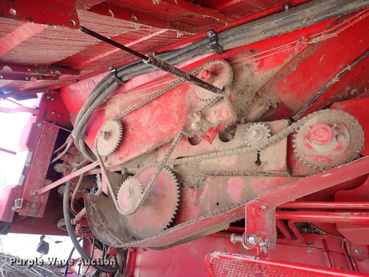 image for item DF5001 1996 Case IH 2188  combine